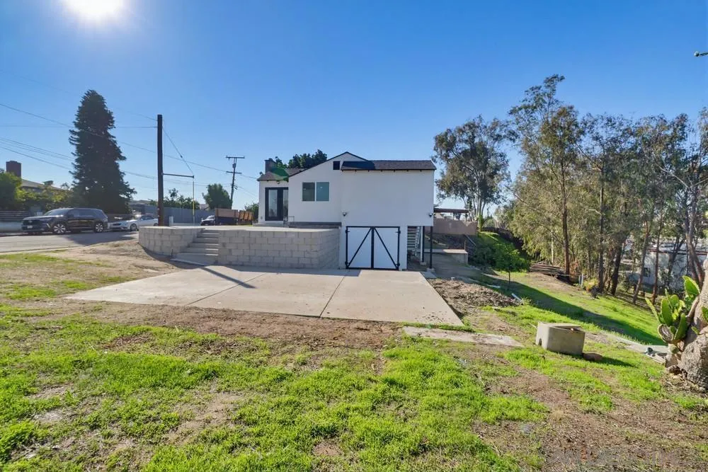 2537 E E 13th St, National City, California 91950 home-pic-6