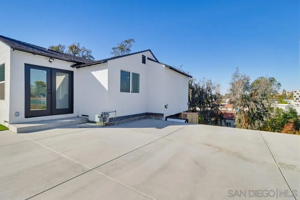 2537 E E 13th St, National City, California 91950 home-pic-3