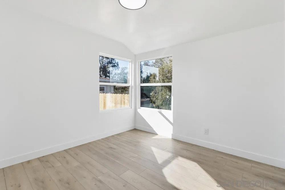 2537 E E 13th St, National City, California 91950 home-pic-29