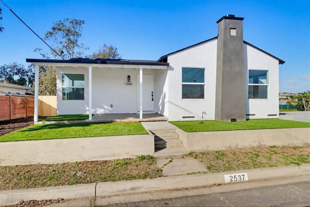 2537 E E 13th St, National City, California 91950 home-pic-0