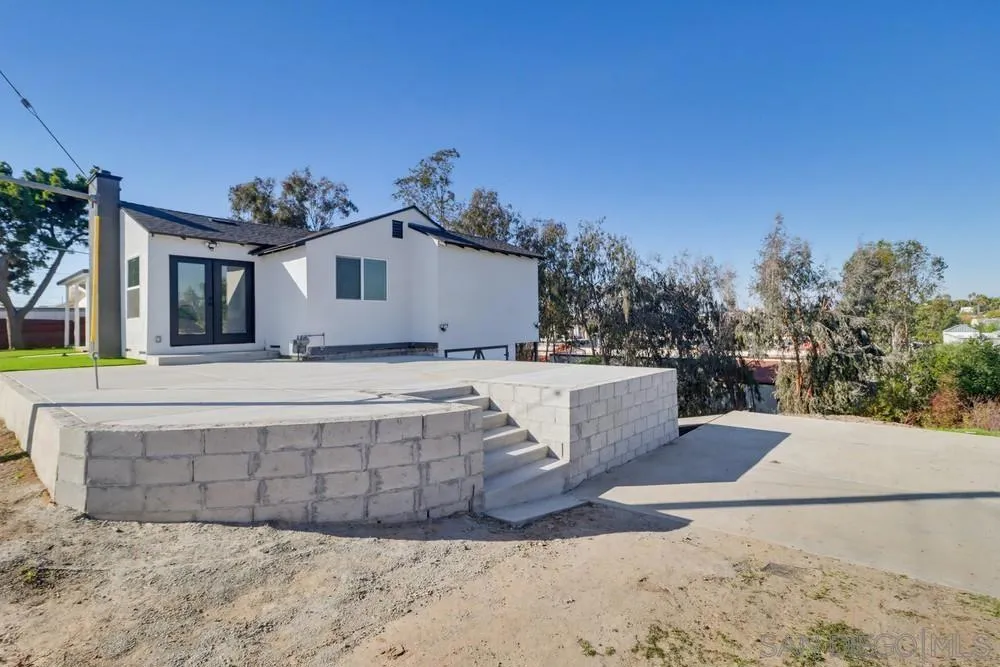 2537 E E 13th St, National City, California 91950 home-pic-4
