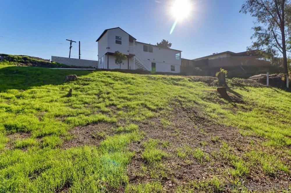 2537 E E 13th St, National City, California 91950 home-pic-9