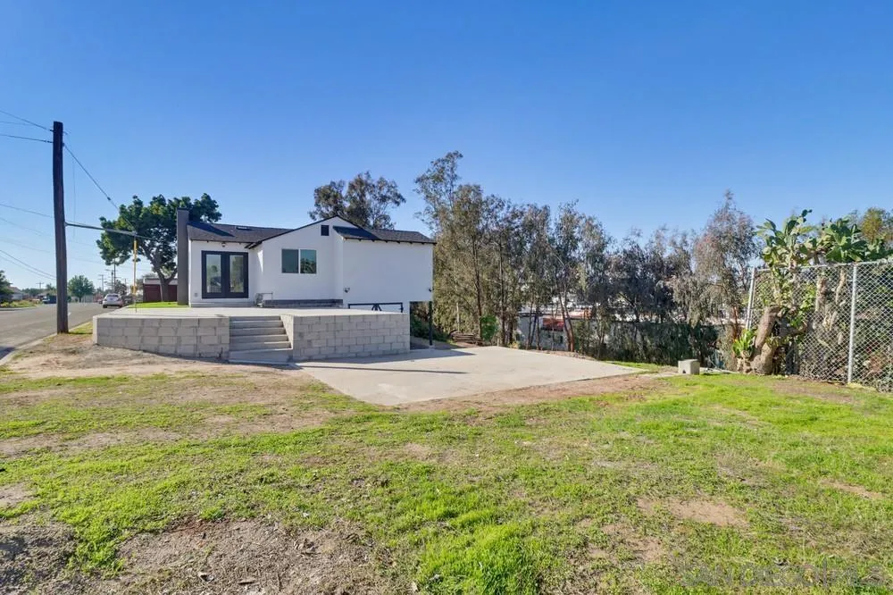 2537 E E 13th St, National City, California 91950 home-pic-5