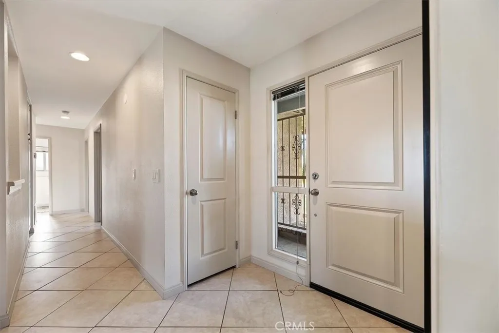5470 Manline, Jurupa Valley, California 91752 home-pic-2