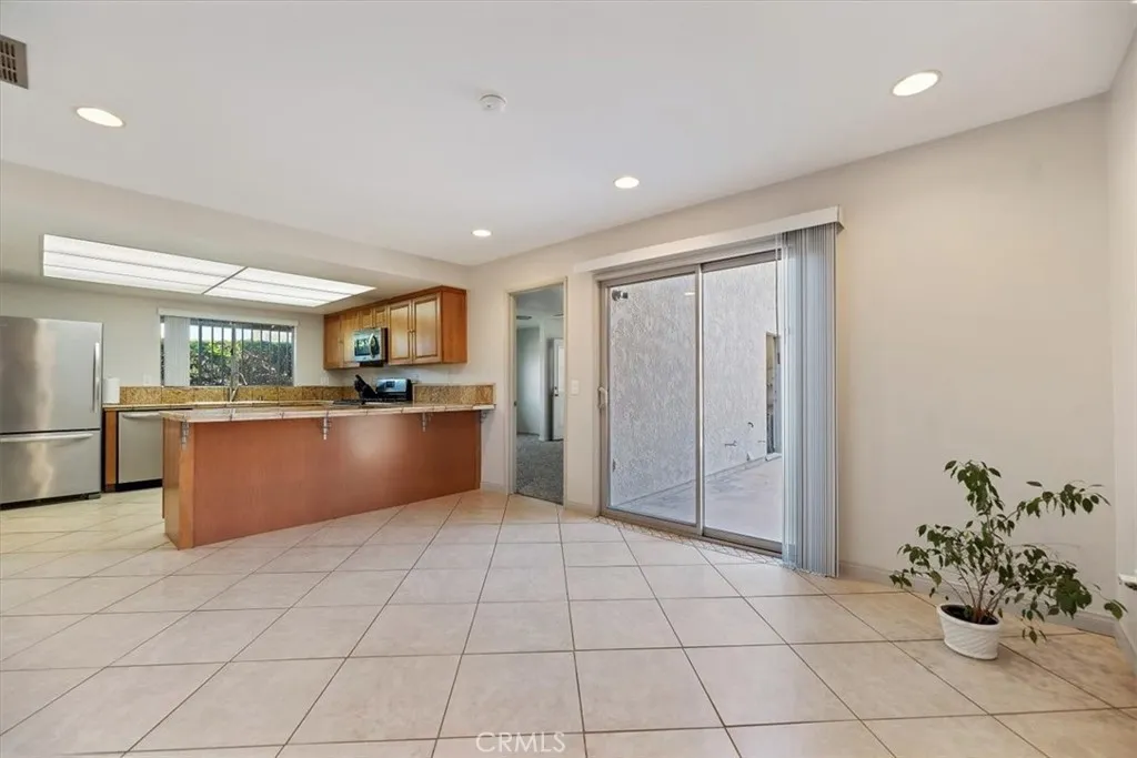 5470 Manline, Jurupa Valley, California 91752 home-pic-6