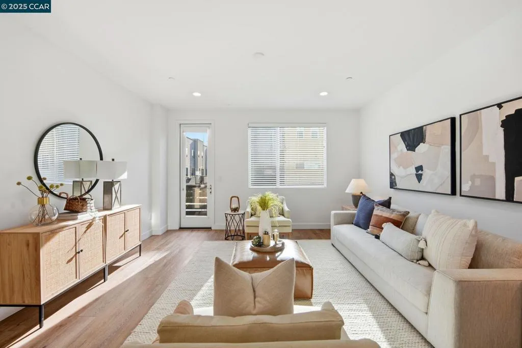 967 24th St, Oakland, California 94607 home-pic-8