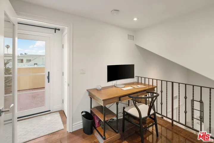 941 11th Street 2, Santa Monica, California 90403