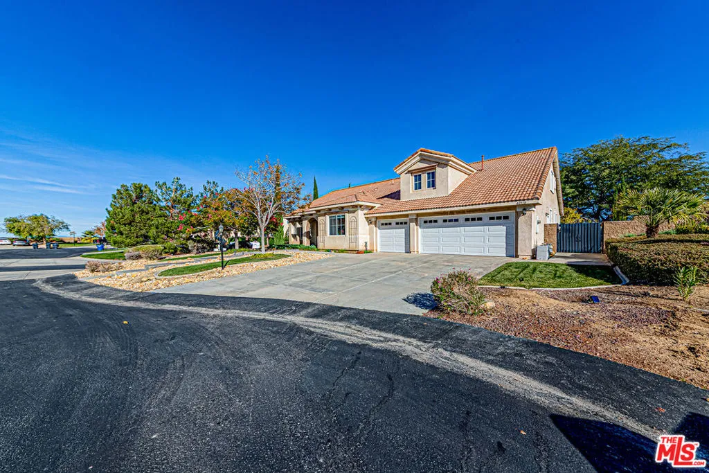 40918 Rise Court, Palmdale, California 93551 home-pic-1