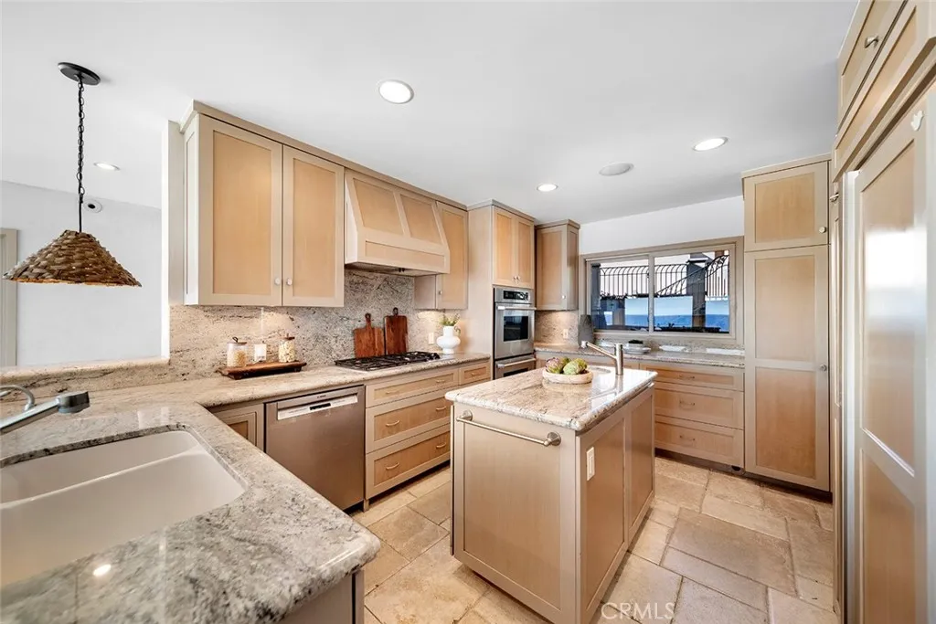 1907 Ocean Way, Laguna Beach, California 92651 home-pic-34