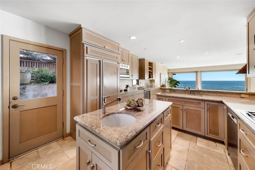 1907 Ocean Way, Laguna Beach, California 92651 home-pic-36