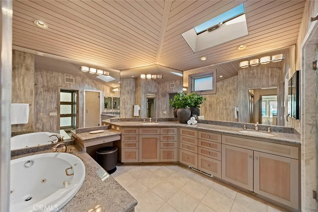 1907 Ocean Way, Laguna Beach, California 92651 home-pic-53