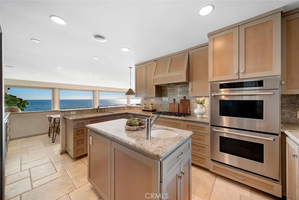 1907 Ocean Way, Laguna Beach, California 92651 home-pic-35