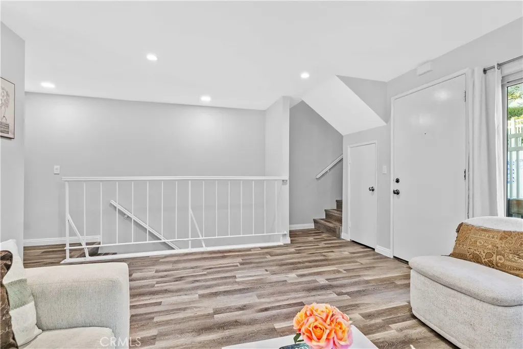 1881 Alpha Road 8, Glendale, California 91208 home-pic-12