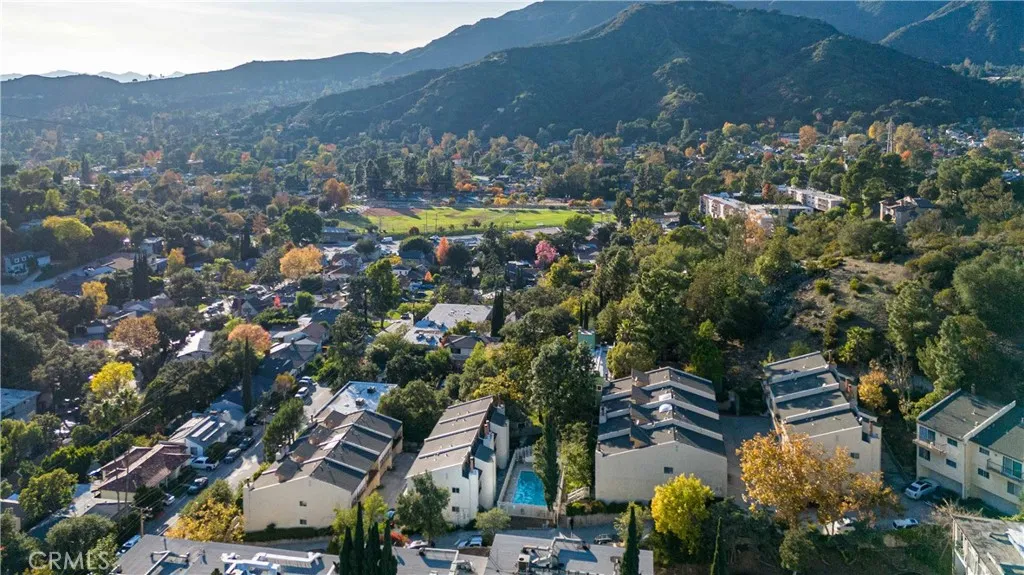 1881 Alpha Road 8, Glendale, California 91208 home-pic-3