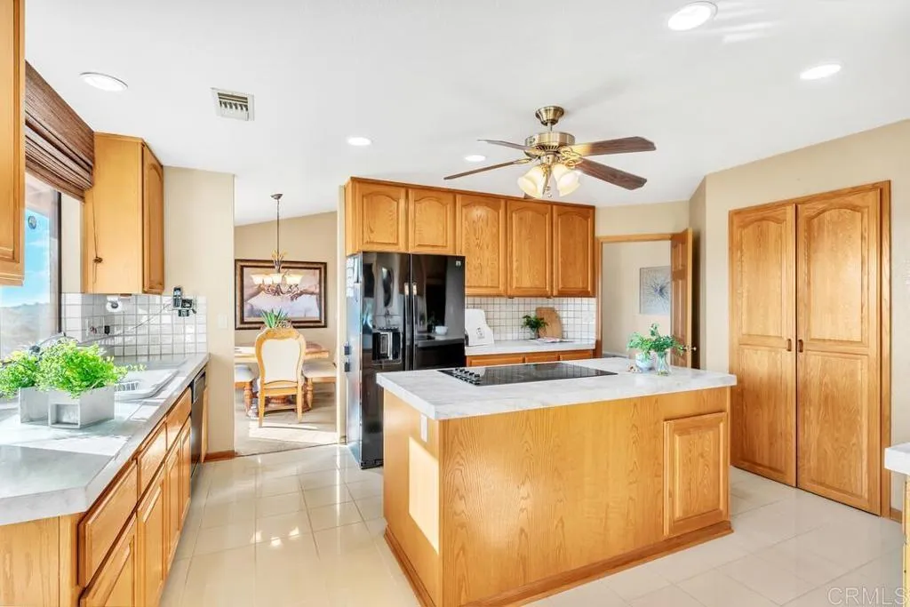 2302 Shaylene Way, Alpine, California 91901 home-pic-4