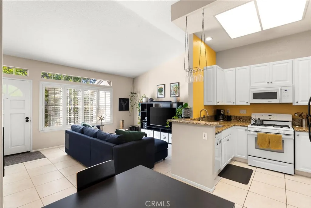 27 Castano, Rancho Santa Margarita, California 92688 home-pic-0