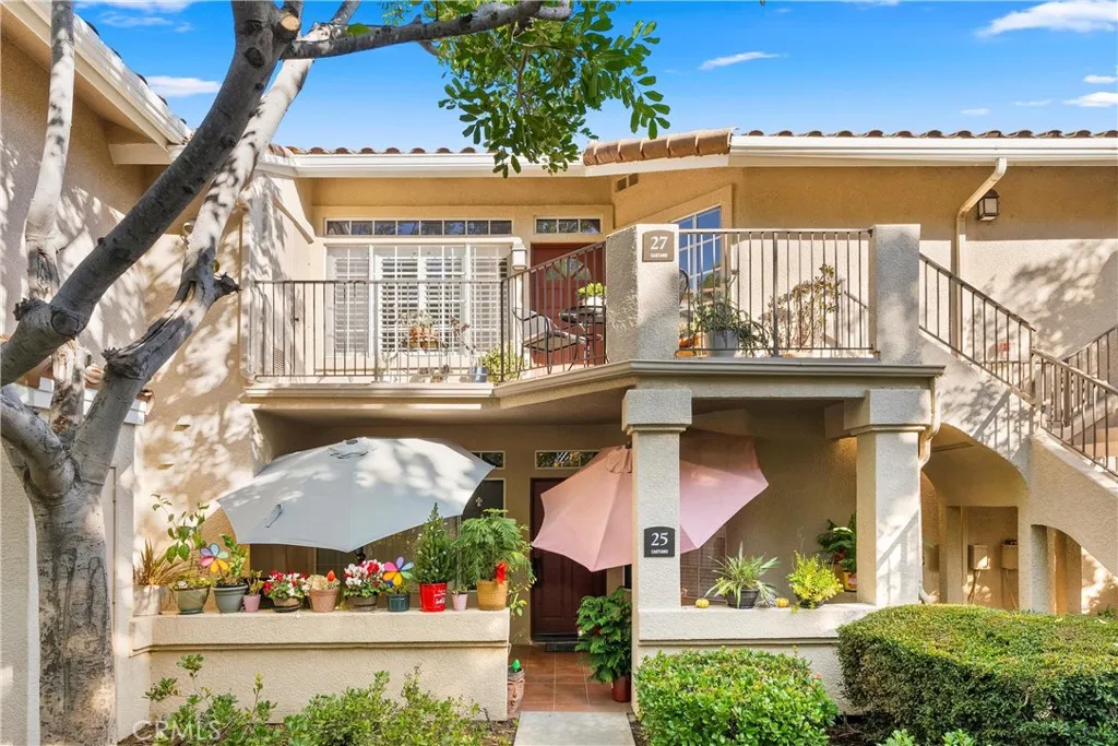27 Castano, Rancho Santa Margarita, California 92688 home-pic-1