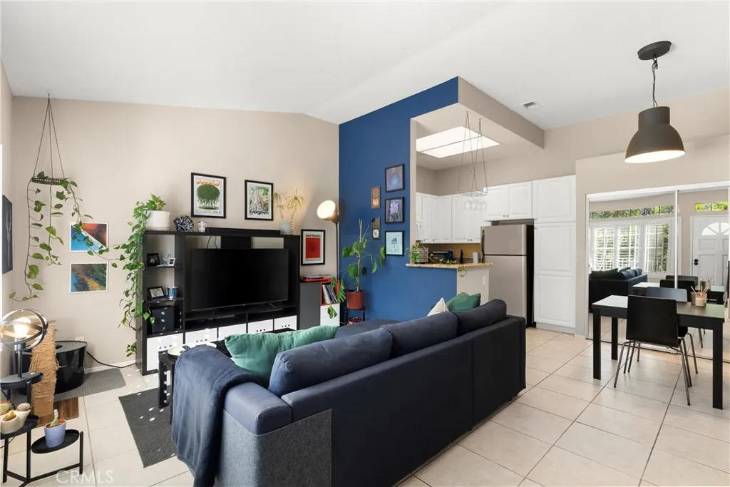 27 Castano, Rancho Santa Margarita, California 92688 home-pic-3
