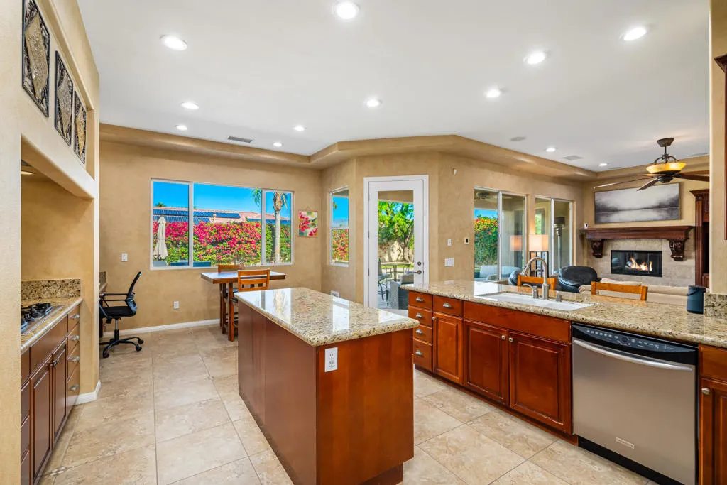 106 Batista Court, Palm Desert, California 92211 home-pic-18