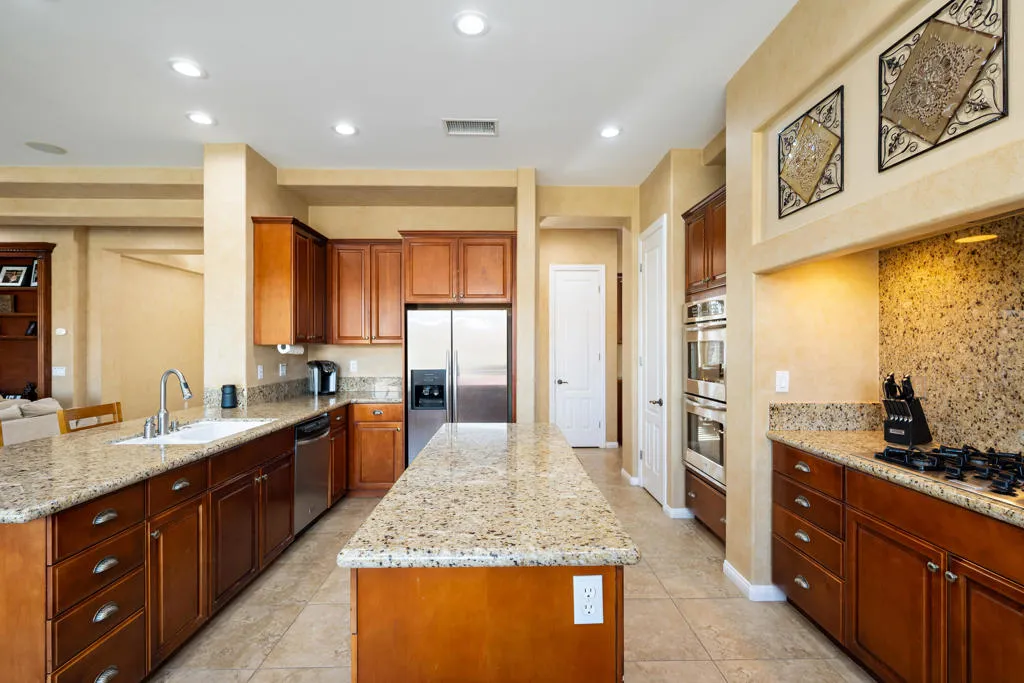106 Batista Court, Palm Desert, California 92211 home-pic-17