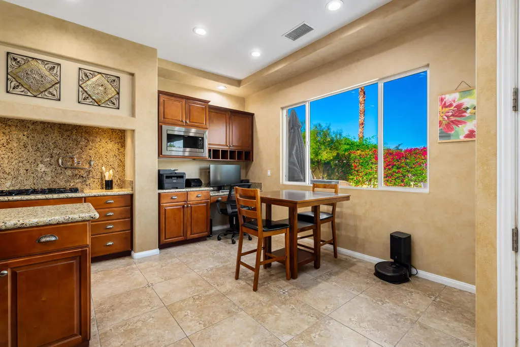 106 Batista Court, Palm Desert, California 92211 home-pic-15