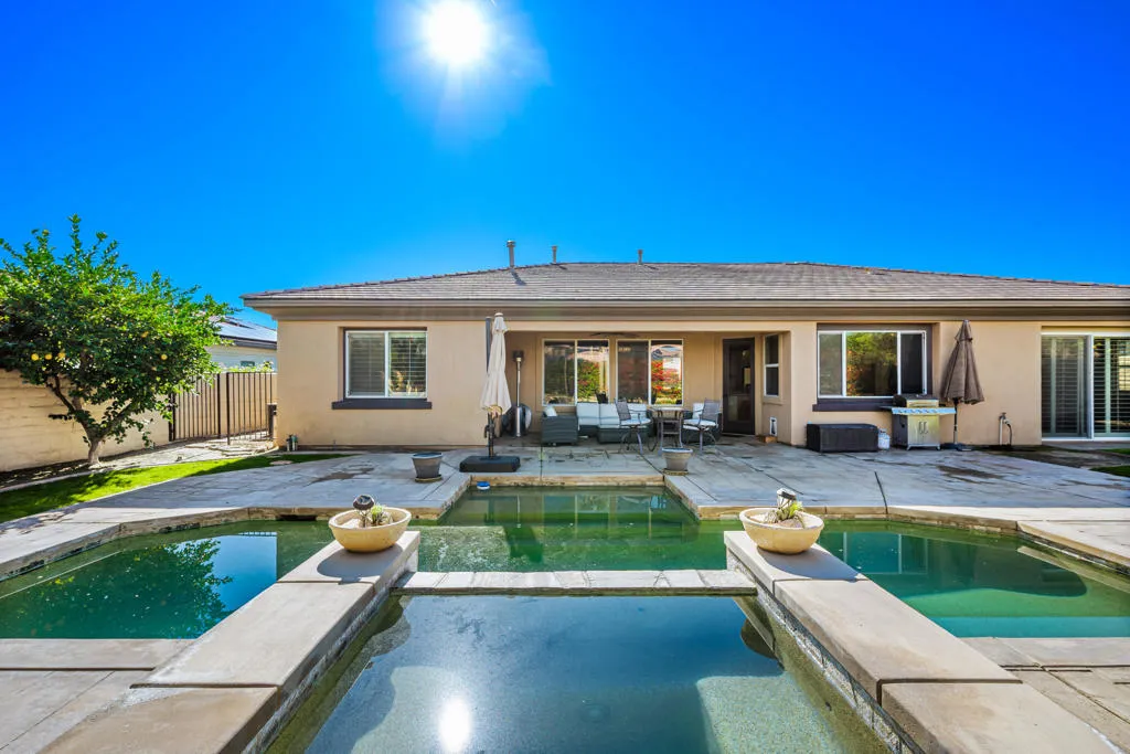 106 Batista Court, Palm Desert, California 92211 home-pic-43
