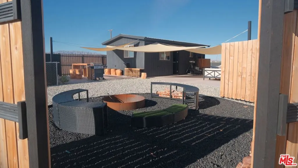 4351 Meriwether Road, Twentynine Palms, California 92277 home-pic-0