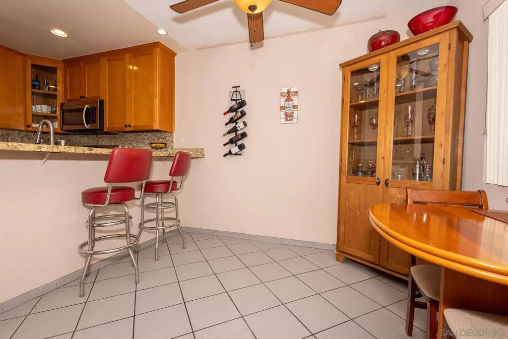 3085 Cowley Way 33, San Diego, California 92117 home-pic-17