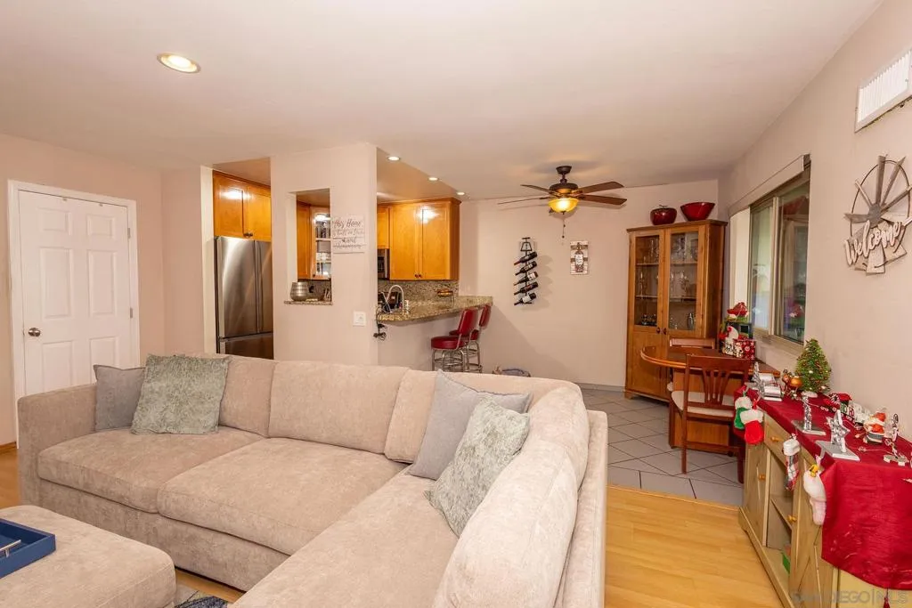 3085 Cowley Way 33, San Diego, California 92117 home-pic-10