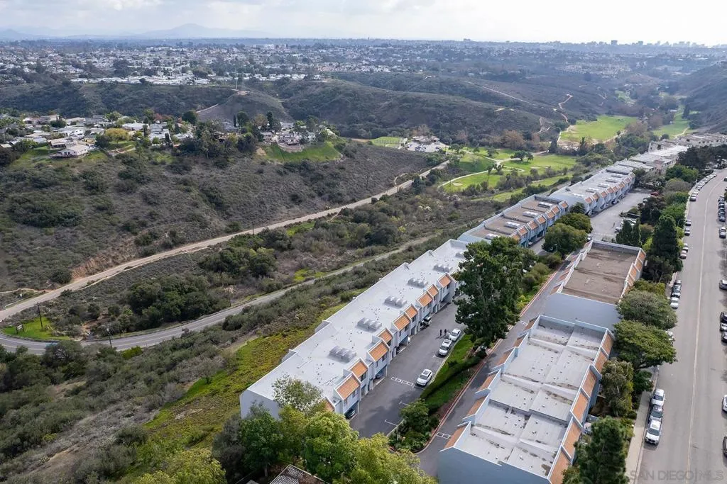 3085 Cowley Way 33, San Diego, California 92117 home-pic-6