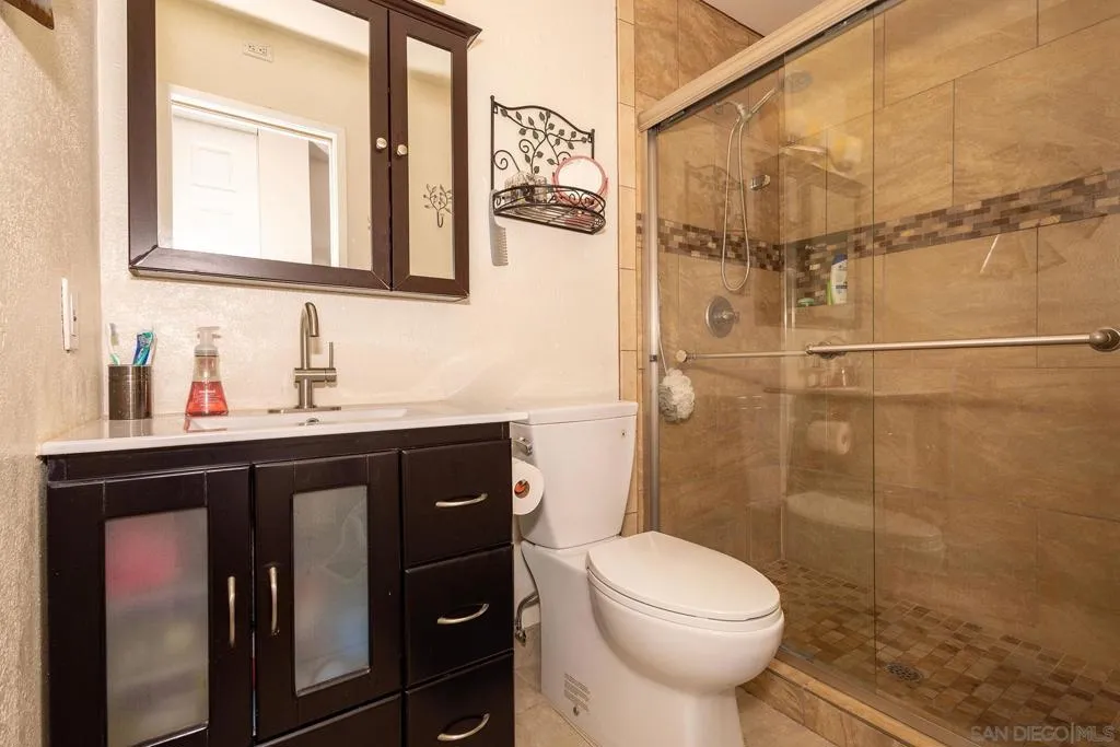 3085 Cowley Way 33, San Diego, California 92117 home-pic-25