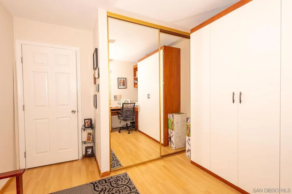 3085 Cowley Way 33, San Diego, California 92117 home-pic-23