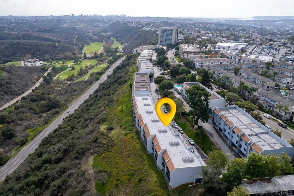 3085 Cowley Way 33, San Diego, California 92117 home-pic-1