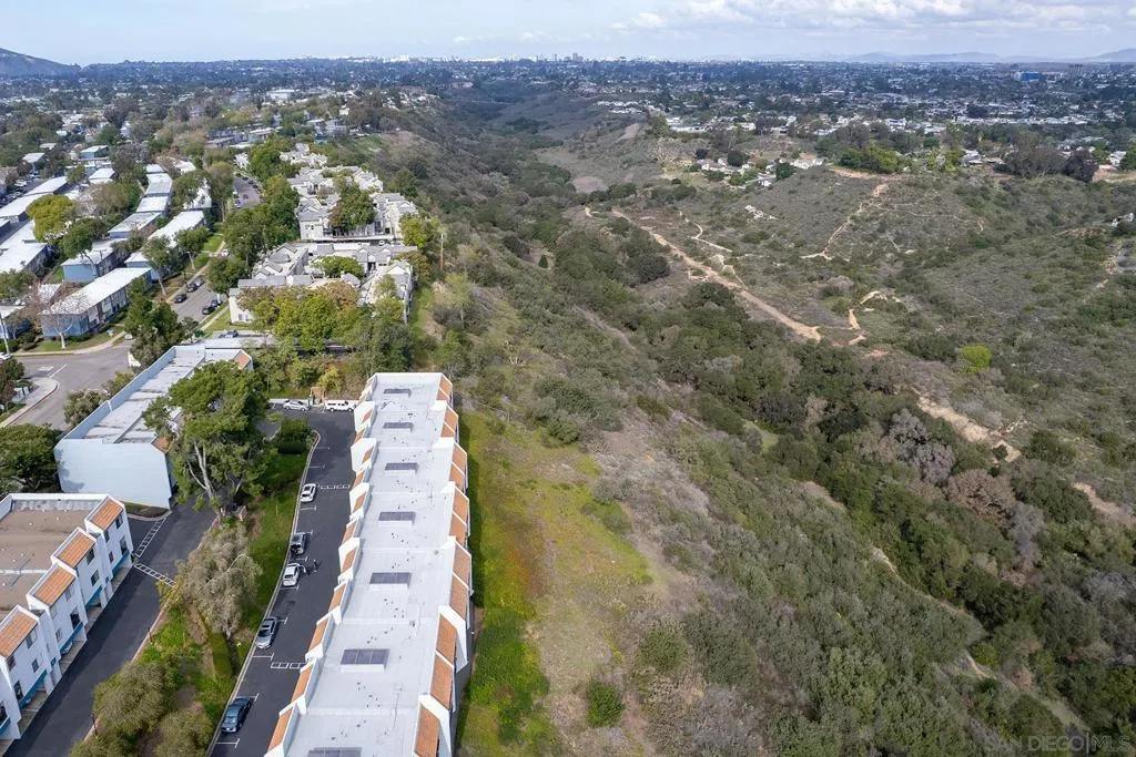 3085 Cowley Way 33, San Diego, California 92117 home-pic-2