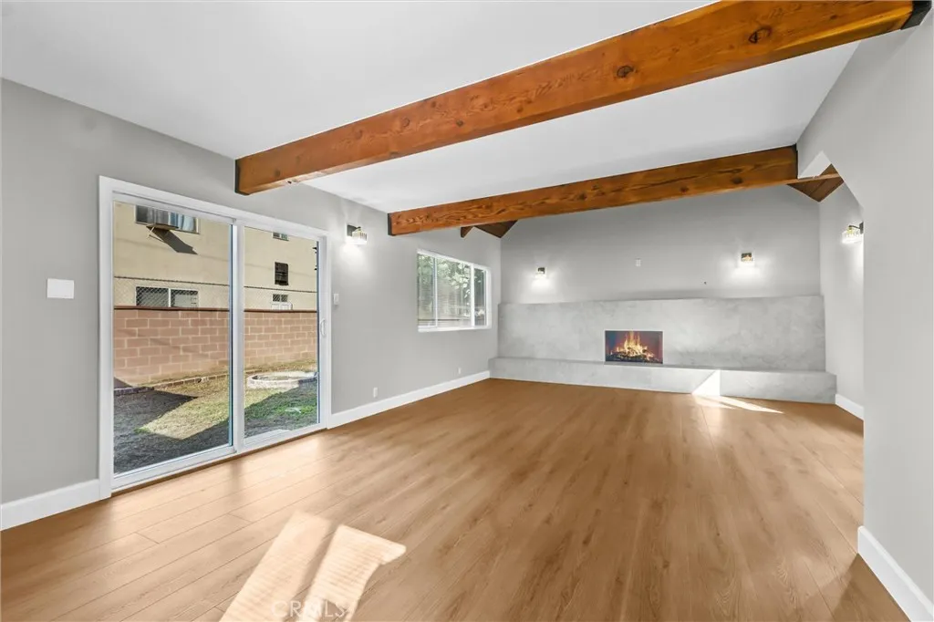 1913 N Castlegate, Compton, California 90221 home-pic-20