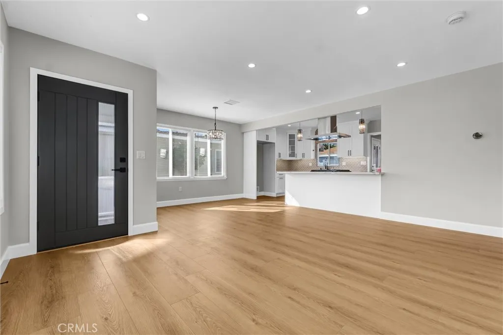 1913 N Castlegate, Compton, California 90221 home-pic-3