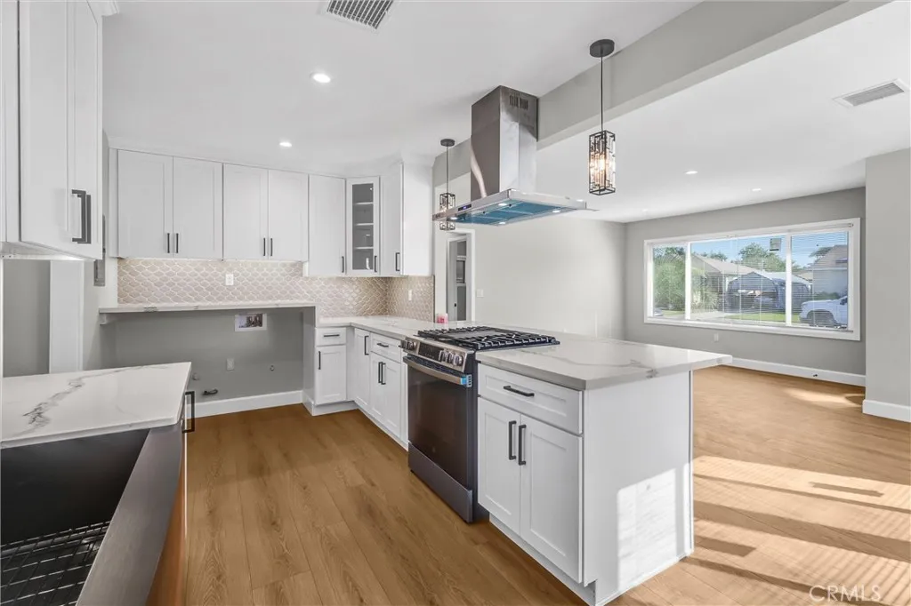 1913 N Castlegate, Compton, California 90221 home-pic-9