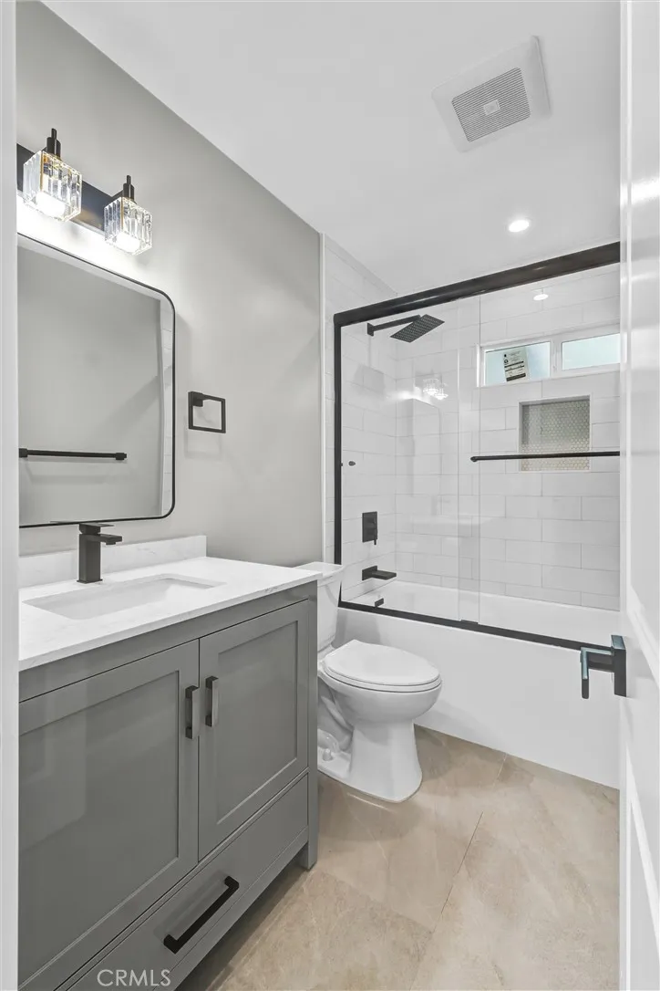 1913 N Castlegate, Compton, California 90221 home-pic-16