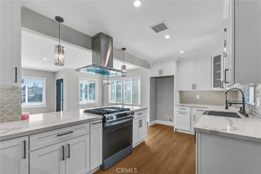 1913 N Castlegate, Compton, California 90221 home-pic-10