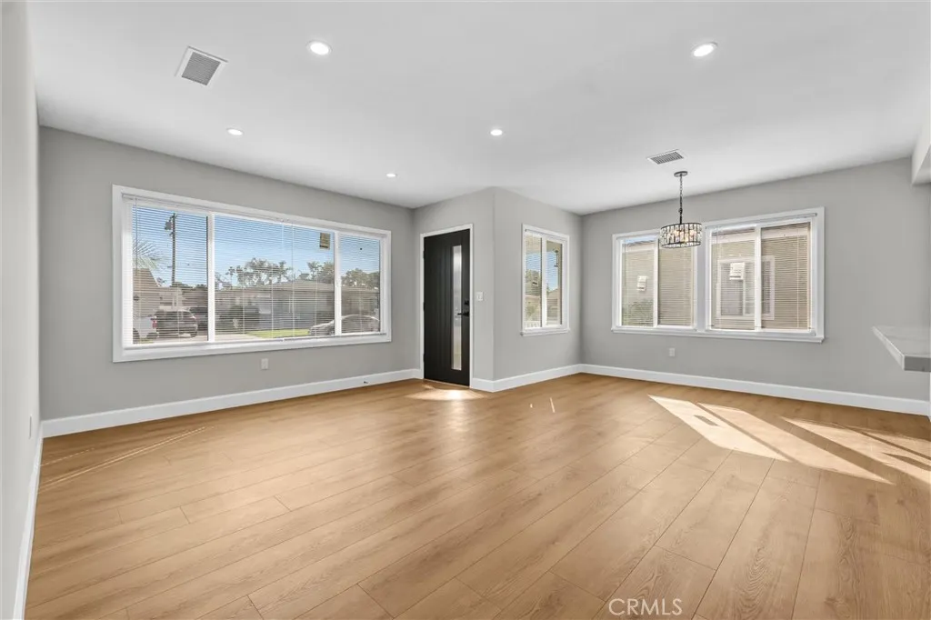 1913 N Castlegate, Compton, California 90221 home-pic-4