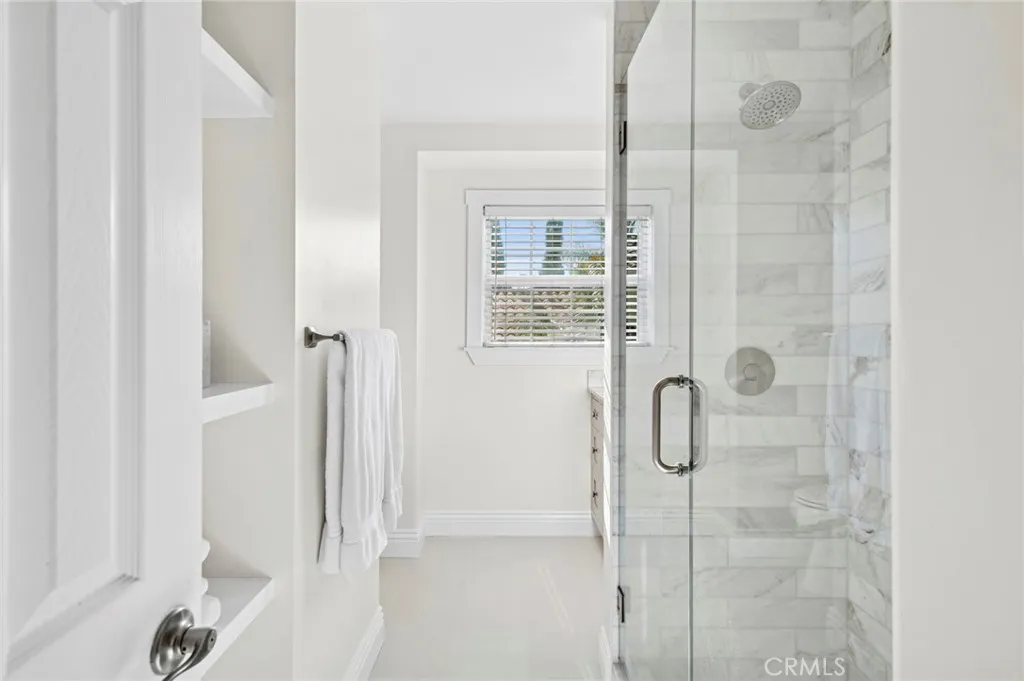201 E 21st Street, Costa Mesa, California 92627 home-pic-17