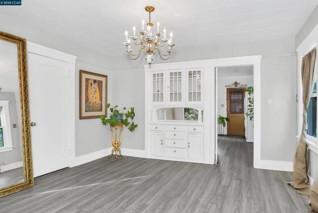 2437 Alhambra Ave, Martinez, California 94553 home-pic-13