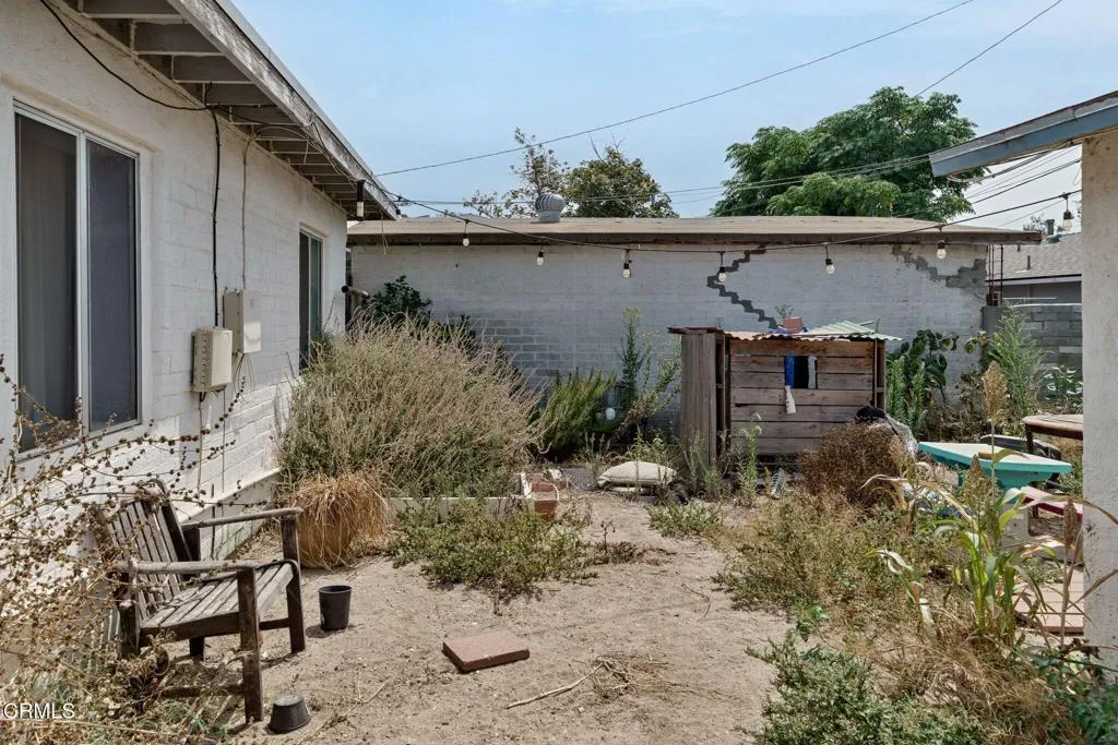 2577 Alvarado Street, Oxnard, California 93036 home-pic-1