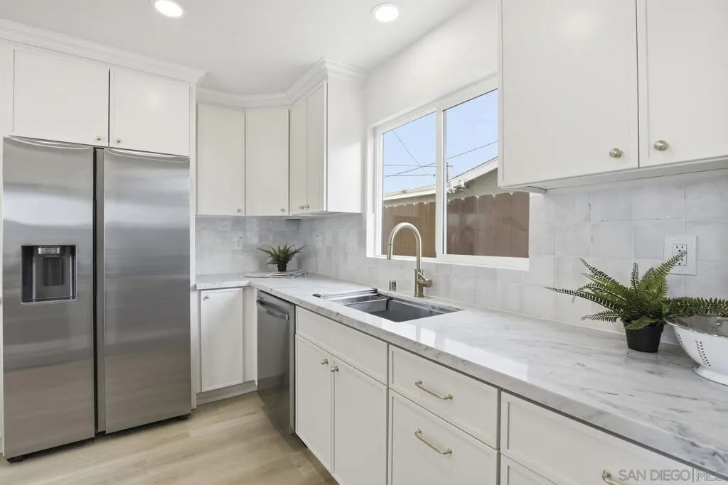 8702 Glenhaven St, San Diego, California 92123 home-pic-9