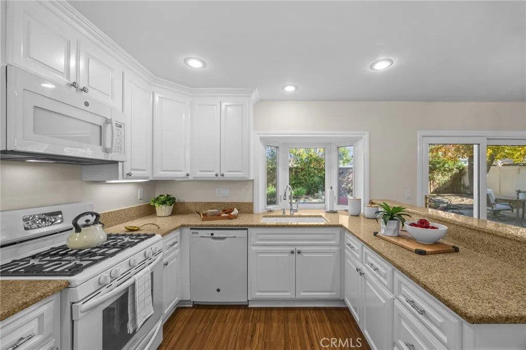 13 Carson, Irvine, California 92620 home-pic-11