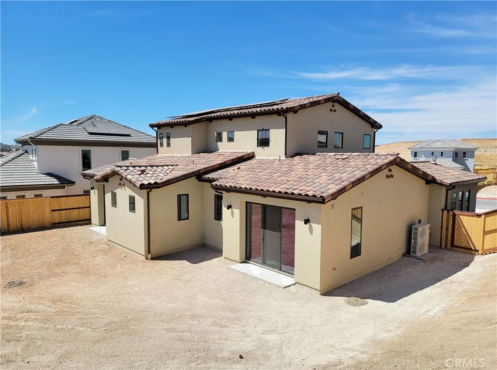 706 Manor Lane, Paso Robles, California 93446 home-pic-4