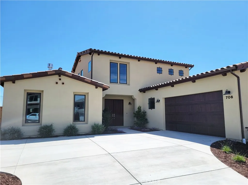 706 Manor Lane, Paso Robles, California 93446 home-pic-2
