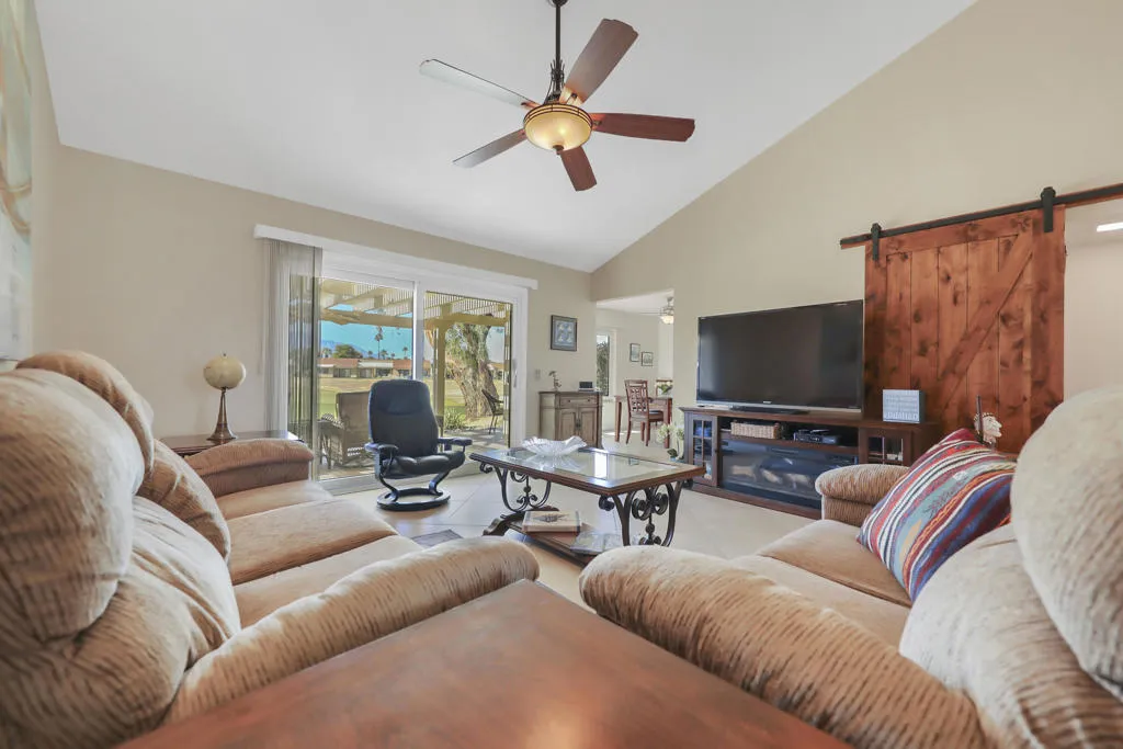 40469 Preston Trail, Palm Desert, California 92211 home-pic-0