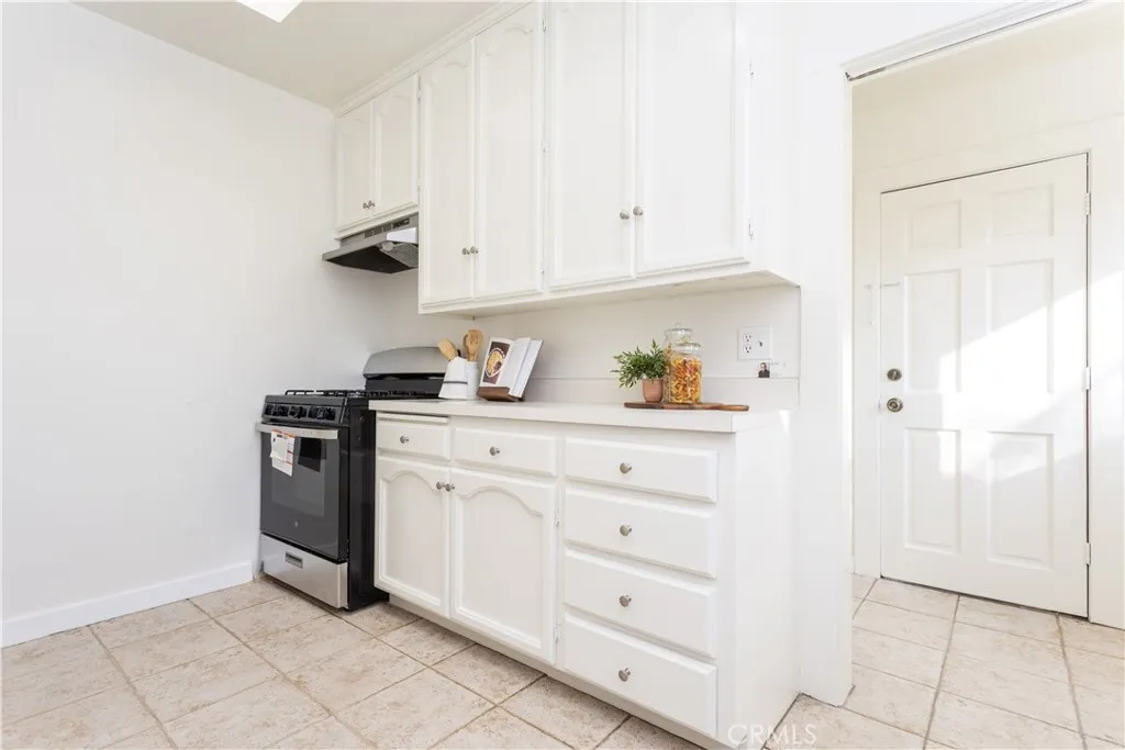 152 N Princeton Avenue, Fullerton, California 92831 home-pic-27