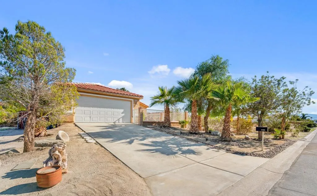 16228 Avenida Merced, Desert Hot Springs, California 92240 home-pic-4